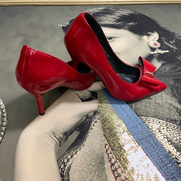 Sweet Bowtie Heels.size - 240.EUR-39.Measurement shown in the picture - Picture 9 of 16